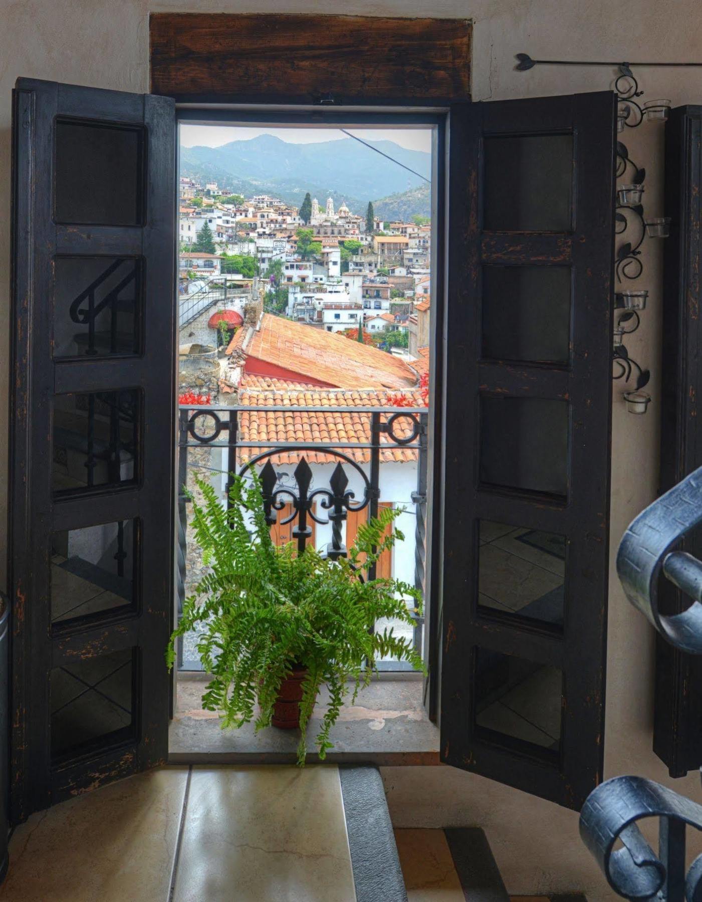 Отель La Casa Del Laurel Таско-де-Аларкон Экстерьер фото