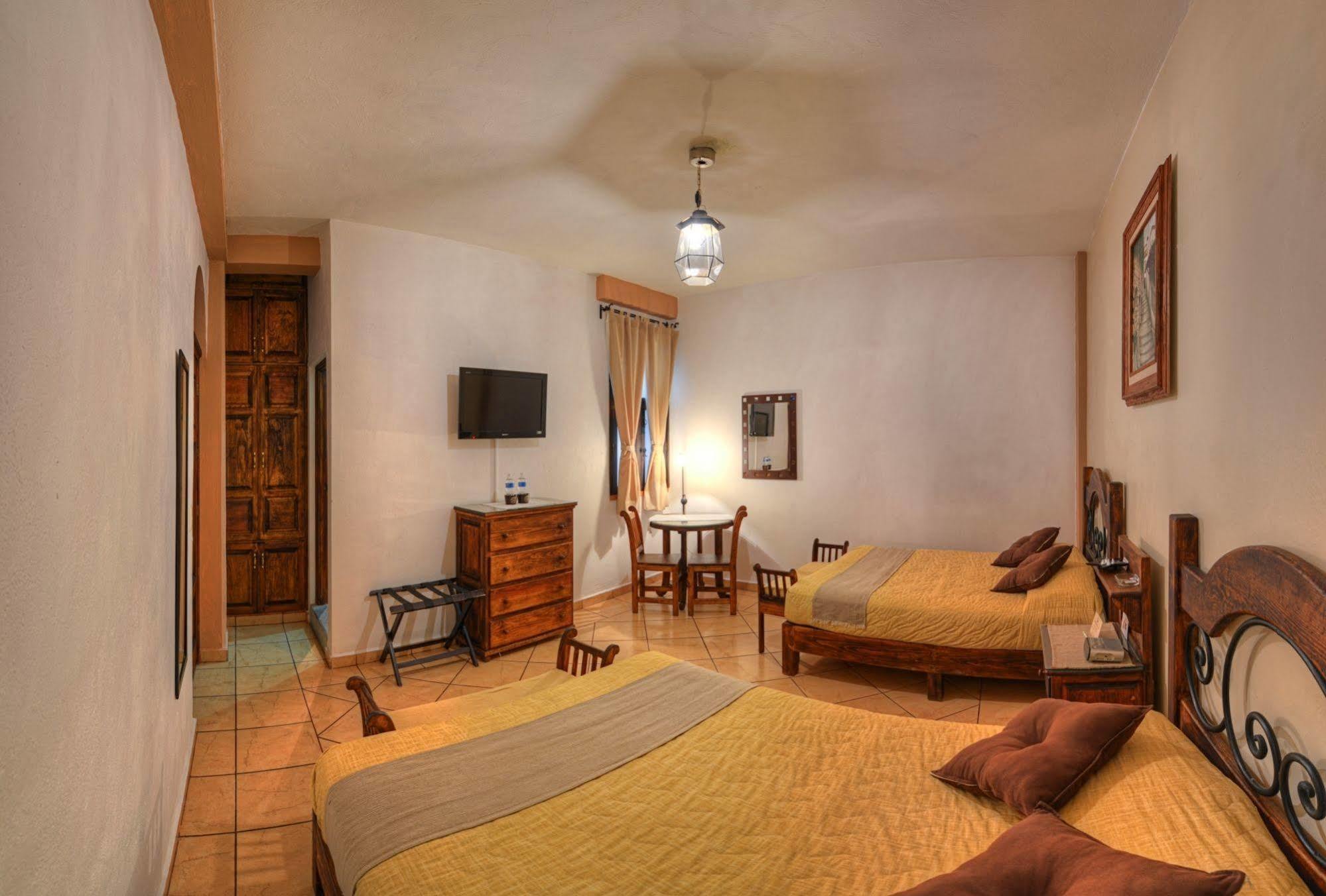 Отель La Casa Del Laurel Таско-де-Аларкон Экстерьер фото