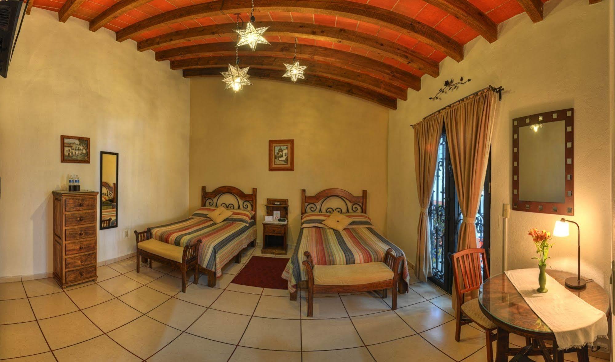 Отель La Casa Del Laurel Таско-де-Аларкон Экстерьер фото